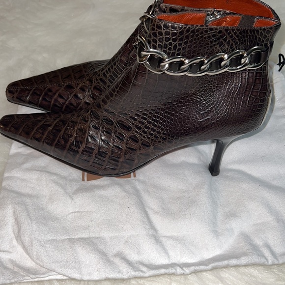 Donald J Pliner Brown snake skin look ankle boot with chains size 9 1/2 - Picture 3 of 12